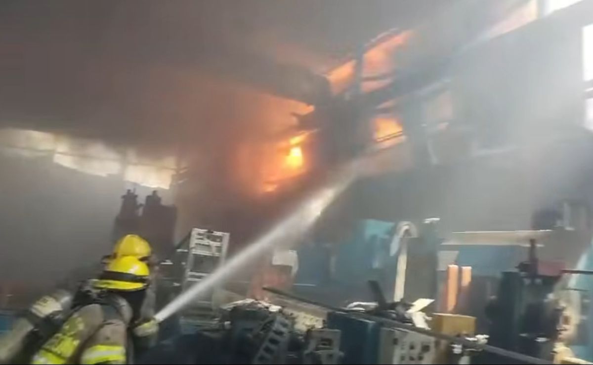 Video: Incendio en parque industrial de Escobedo deja 2 heridos