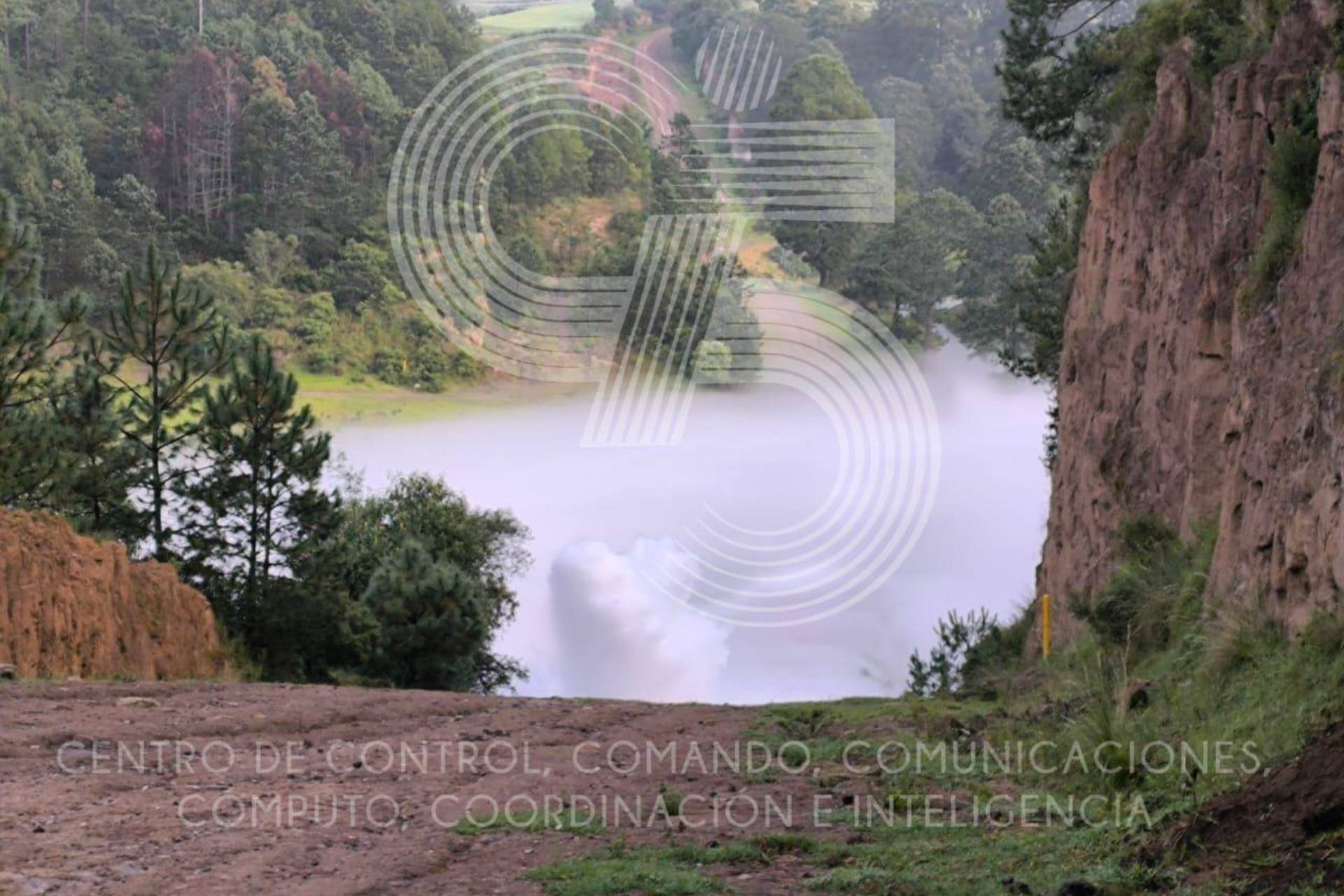 Evacuan a comunidades de Tlaxcala por fuga de gas en ducto de Pemex Evacuan a comunidades de Tlaxcala por fuga de gas en ducto de Pemex