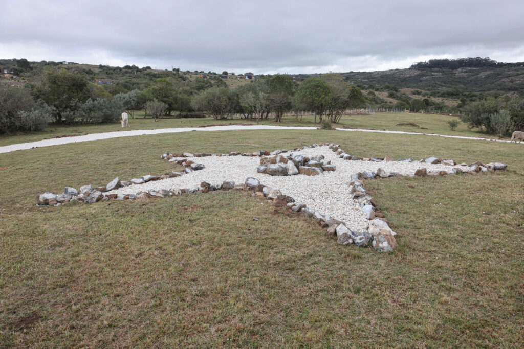 Judíos, musulmanes y cristianos trabajan en Uruguay en un símbolo de paz que aspira al Récord Guinness - judios-musulmanes-y-cristianos-trabajan-en-uruguay-en-un-simbolo-de-paz-que-aspira-al-record-guinness-2-1024x683