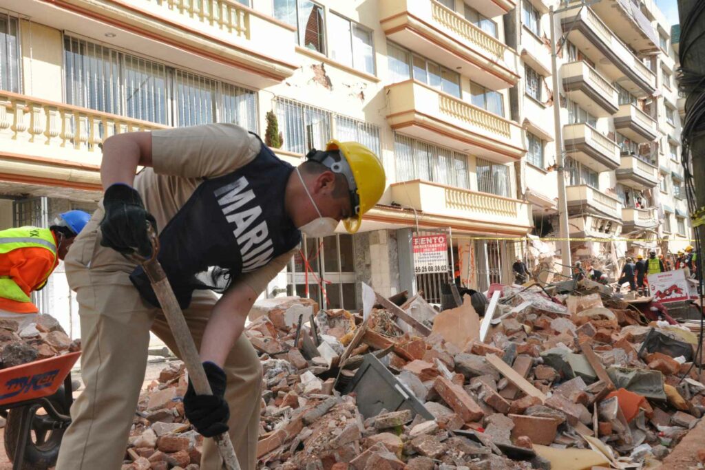 Secretaría de Marina actúa con rapidez y eficiencia ante emergencias por sismos en territorio nacional - marina-semar-sismo-1985-2-1024x683