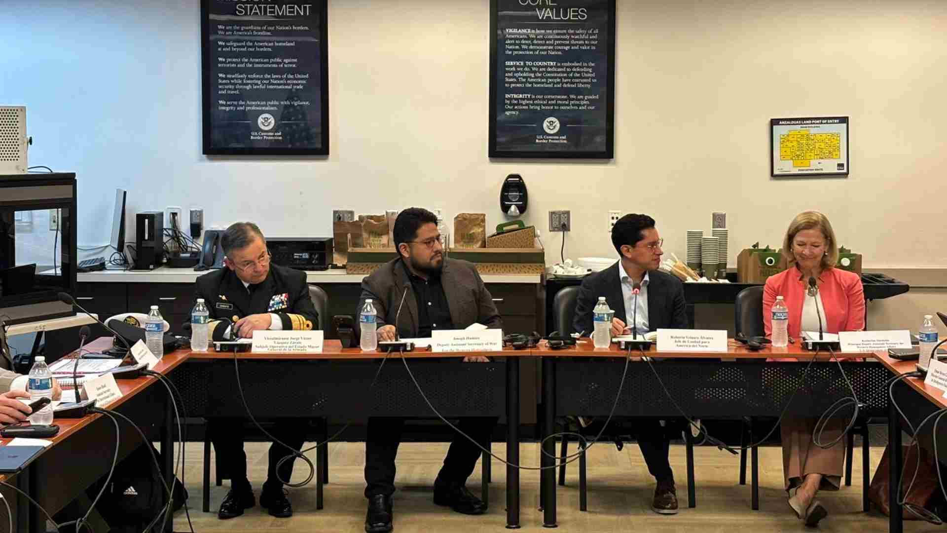 México y EE.UU. refuerzan cooperación contra tráfico de armas México y EE.UU. refuerzan cooperación contra tráfico de armas