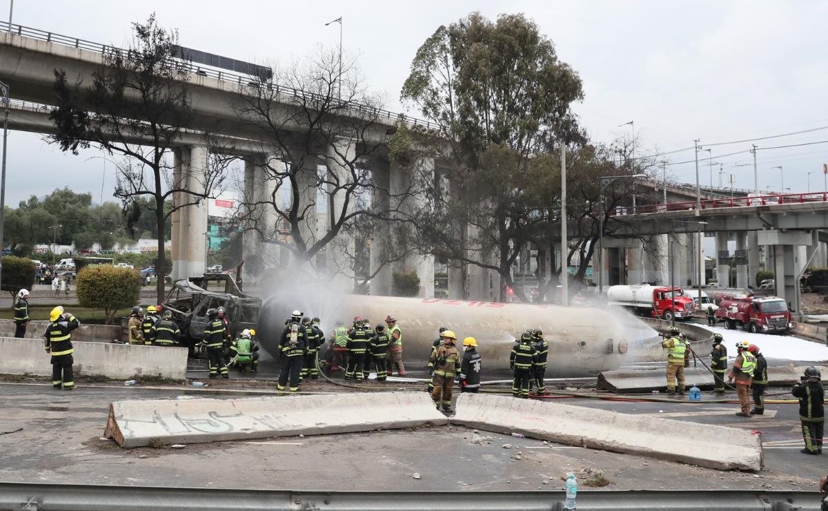 Fiscalía CDMX tiene dos hipótesis sobre accidente de pipa en Iztapalapa Fiscalía CDMX tiene dos hipótesis sobre accidente de pipa en Iztapalapa
