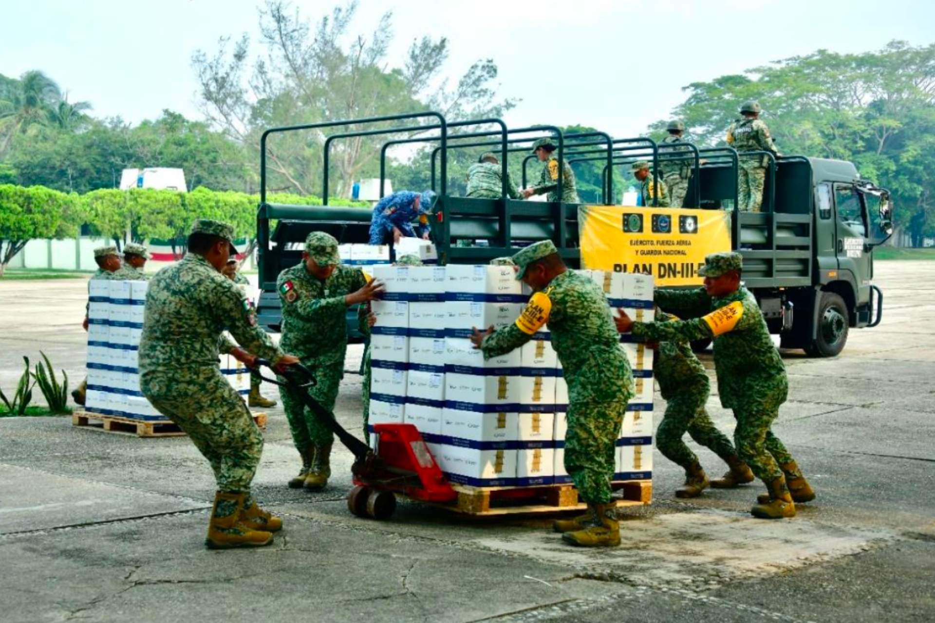 Defensa aplica el Plan DN-III-E en Texistepec y Jesús Carranza, Veracruz