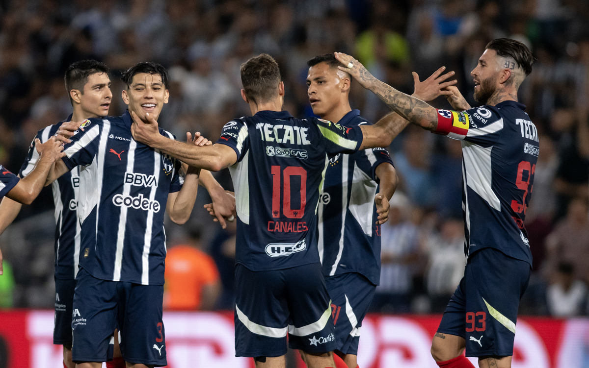 Rayados derrota a Querétaro y recupera el liderato del Apertura Rayados derrota a Querétaro y recupera el liderato del Apertura