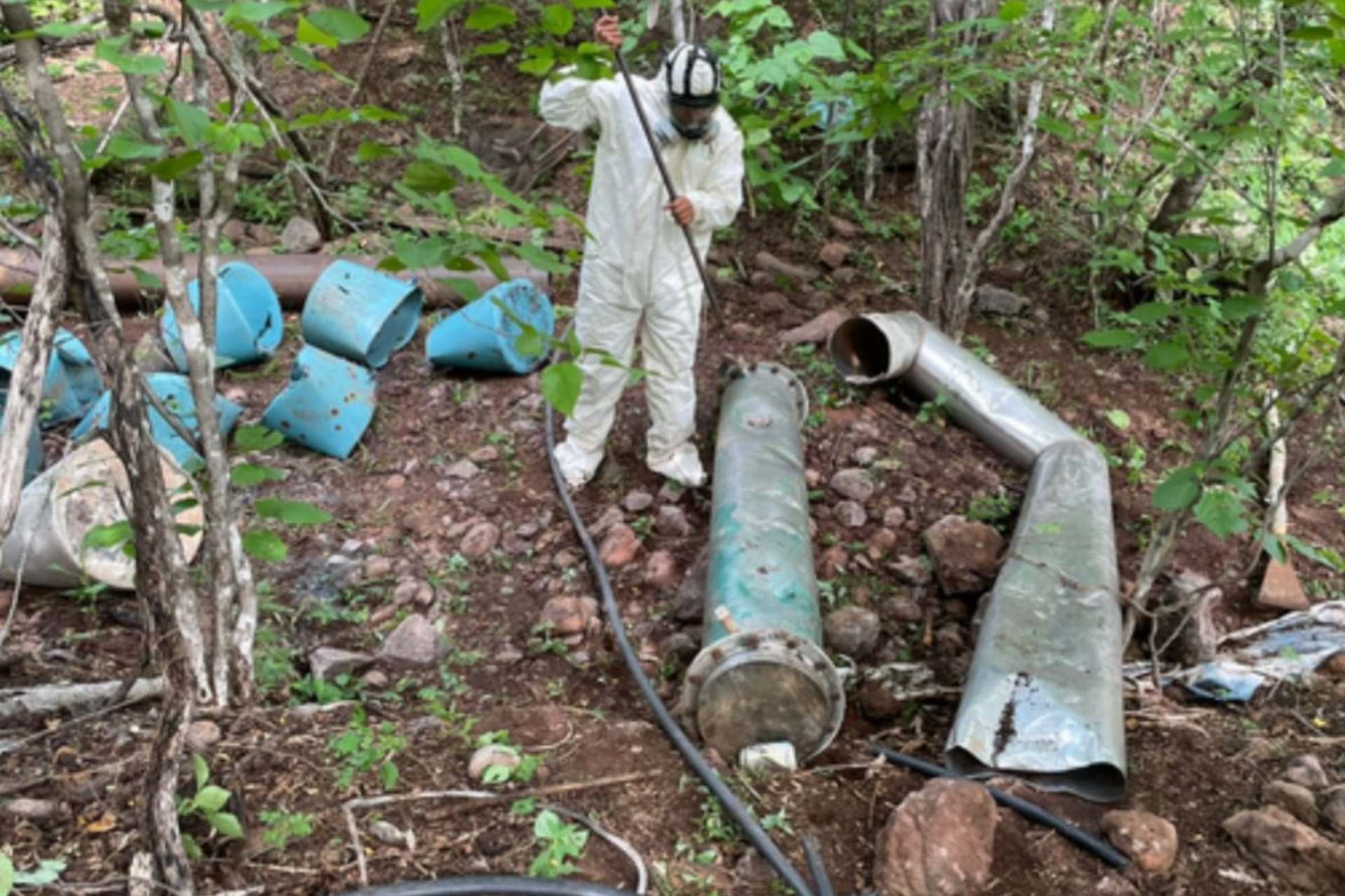 Inhabilitan 13 áreas de concentración de químicos y un laboratorio clandestino en Sinaloa