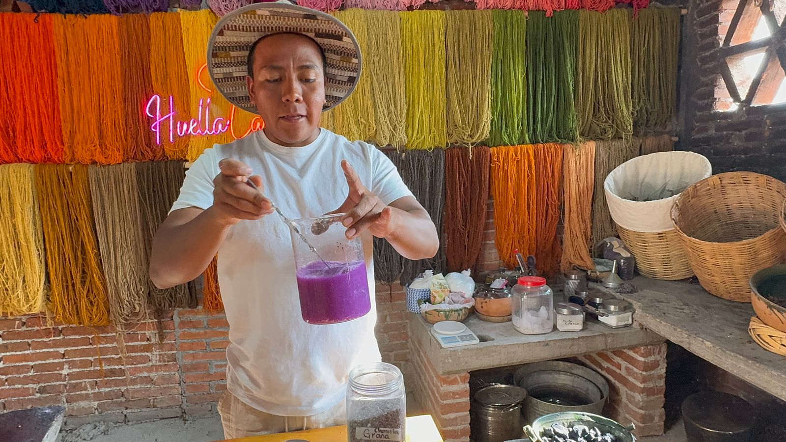 El arte zapoteco: de tapetes a camas para perros y sombreros