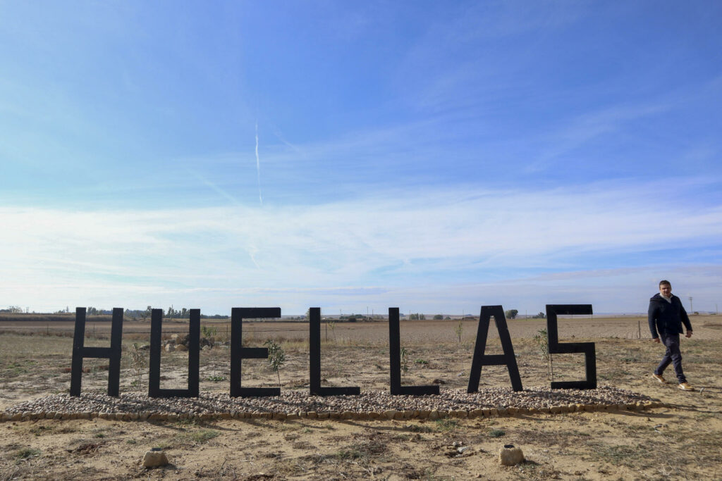Cómo es y cuánto cuesta un cementerio de mascotas: "Se visitan más que los de personas" - 5859ee61b15c501c3fbe13b822c1fd03fe04ea3cw-1024x683