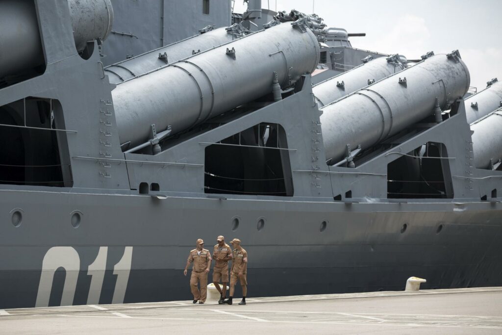 EE.UU. parece aumentar presión militar en el Caribe y crece el temor a que ataque Venezuela