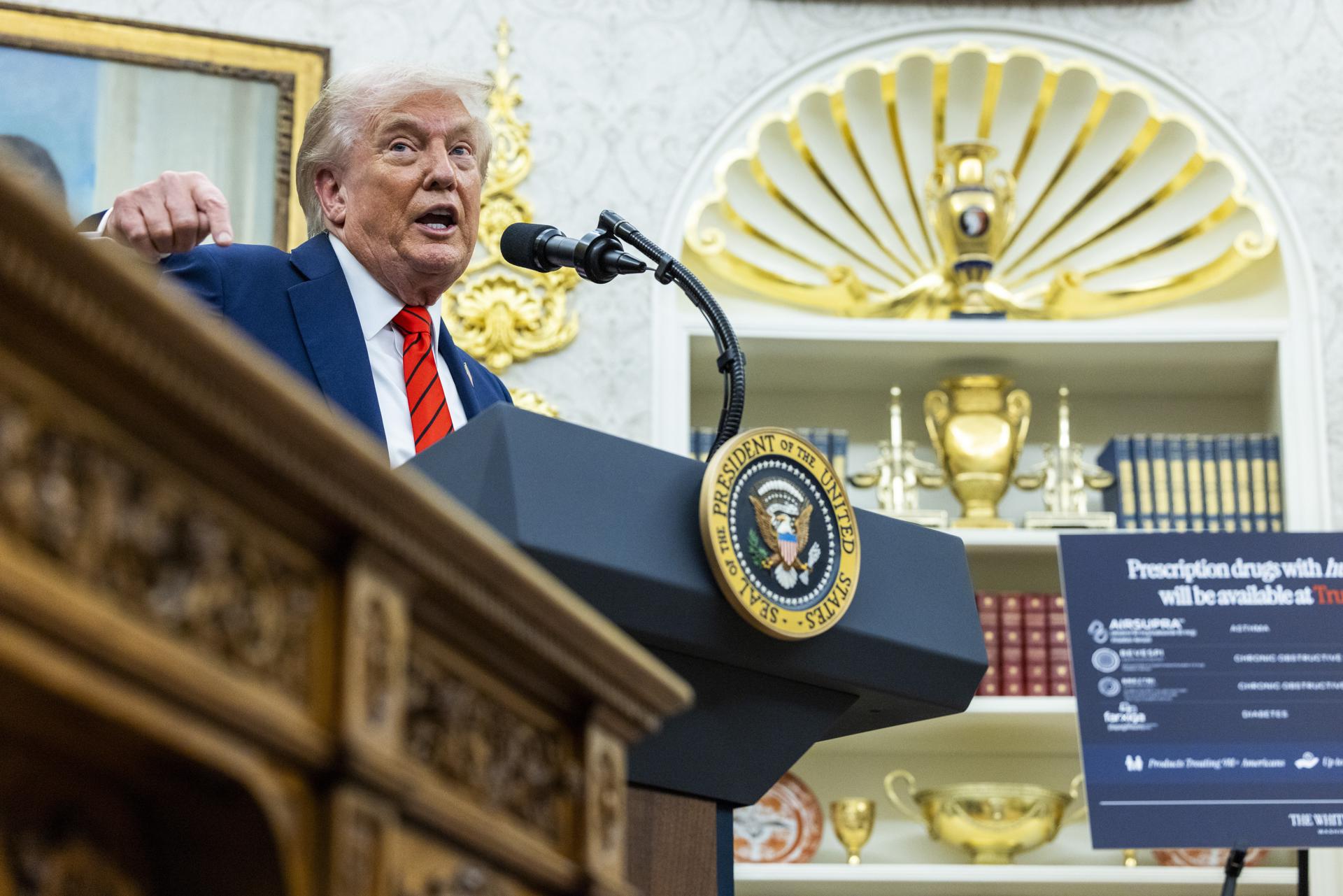 Jueza de EE.UU. bloquea despidos de Trump por cierre de Gobierno