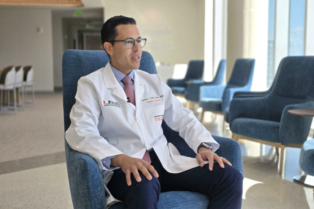 Un nuevo centro de salud en Miami incorpora IA "desde la consulta" - 811f36d20a70475328585963f81b84d32e1c4c81w-1024x683