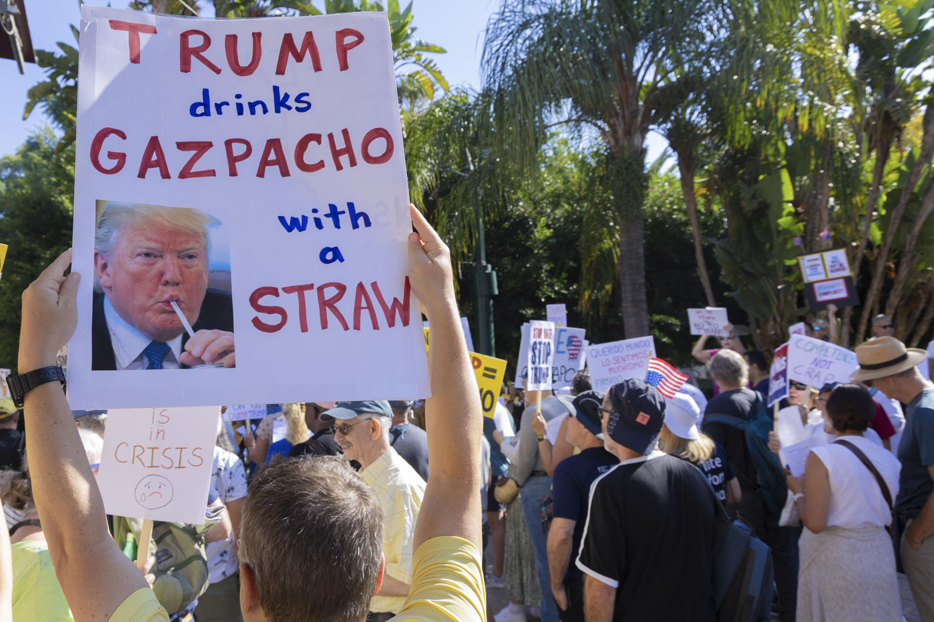 #FOTOS Protestan en España contra la ‘tiranía’ de Trump #FOTOS Protestan en España contra la ‘tiranía’ de Trump