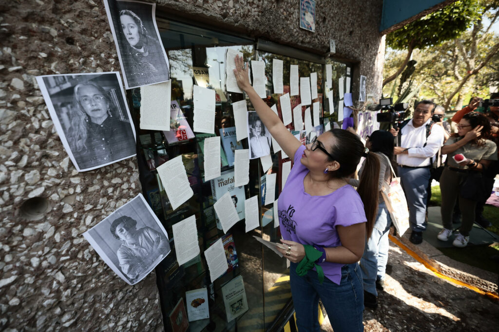 Escritoras y feministas exigen la renuncia de Taibo II con "horribles poemas" - 81b5b8a2abefb858dc93cdb86933312ea537c28dw-1024x683