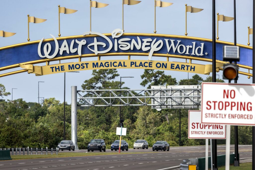 Autoridades confirman dos muertes en parque de Disney en Florida