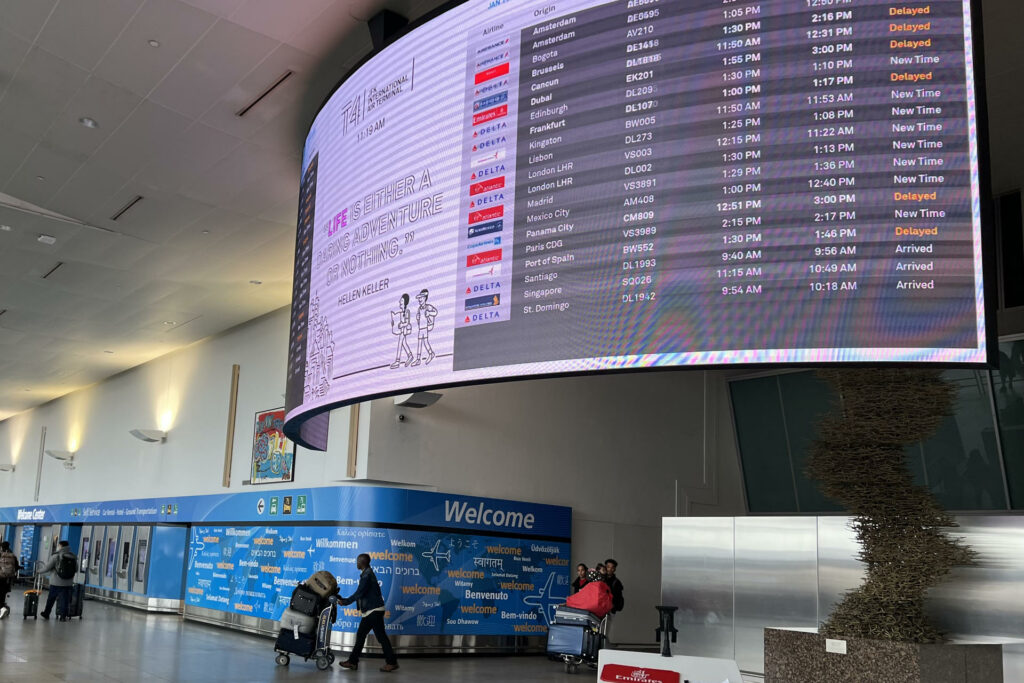 Aeropuerto John F. Kennedy de Nueva York detuvo operaciones por cierre de Gobierno