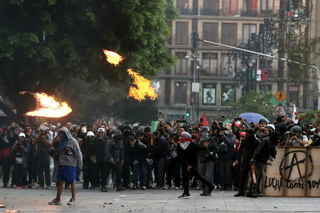 El apoyo a Gaza se suma a la marcha por el 2 de octubre - af0ddae7d189d25d2027011468c1d76f83ec6d2dw-1024x683