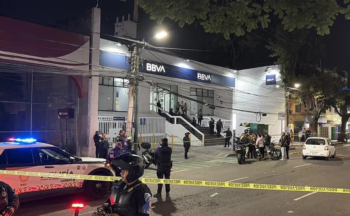 Asesinan a hombre en cajero de Peralvillo; le dispararon al menos 10 veces
