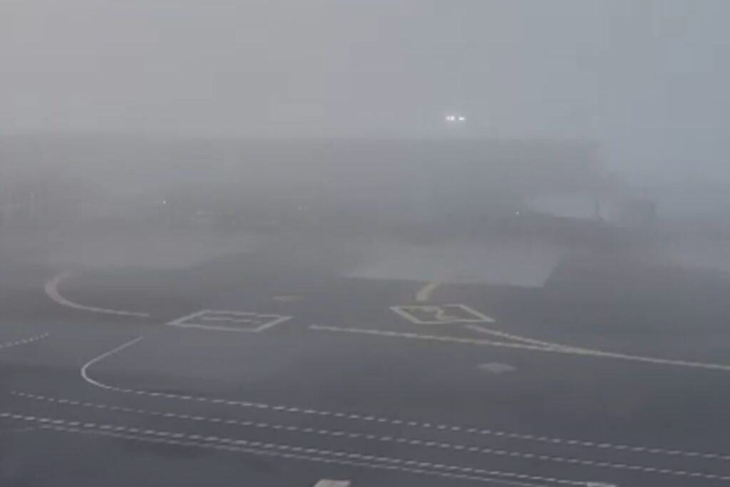 Banco de niebla afecta operaciones del AICM hoy 30 de octubre de 2025