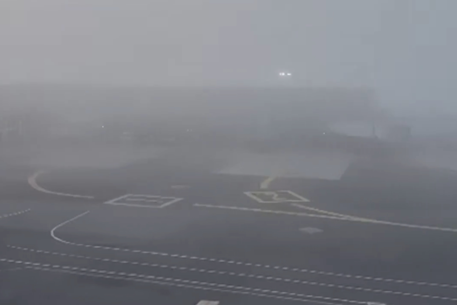 Banco de niebla afecta operaciones del AICM hoy 30 de octubre de 2025