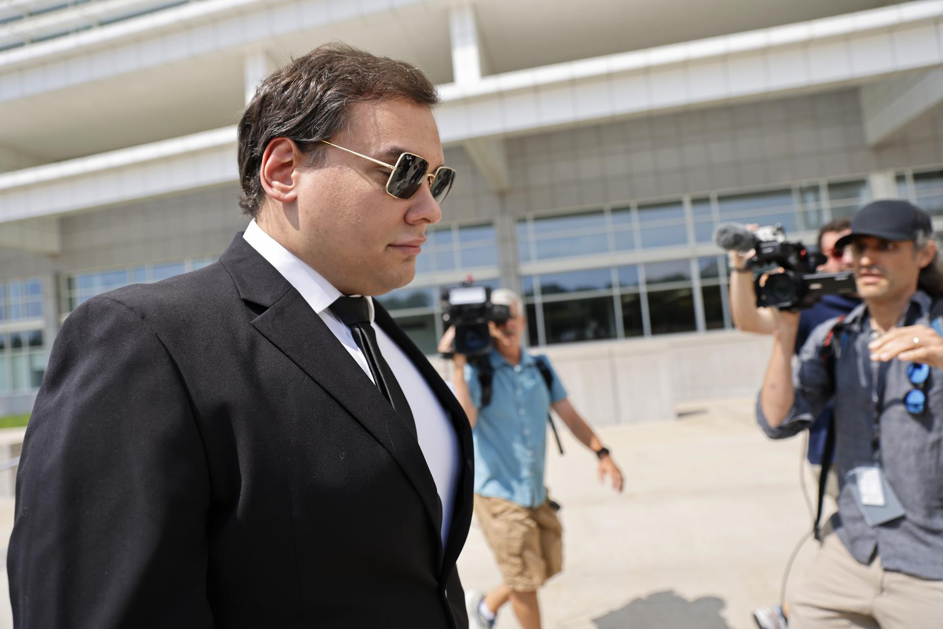 Trump conmuta la sentencia del excongresista George Santos por fraude electrónico