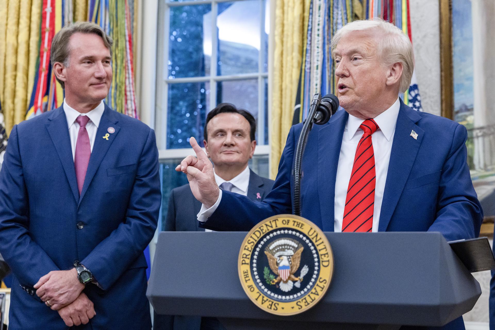 Trump anuncia acuerdo con AstraZeneca para reducir precios de medicamentos en EE.UU. Trump anuncia acuerdo con AstraZeneca para reducir precios de medicamentos en EE.UU.