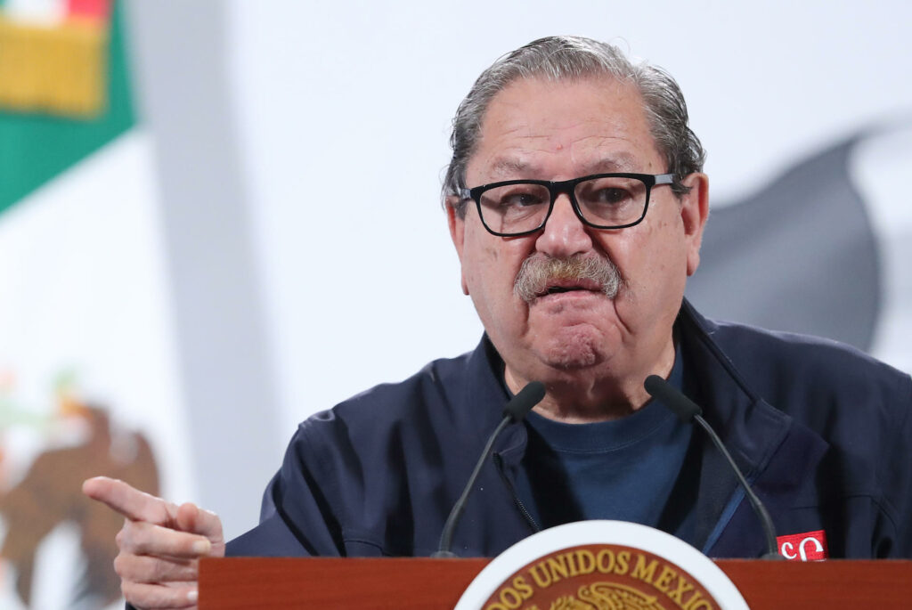 Paco Ignacio Taibo II provoca polémica por comentario sobre libros de mujeres en México