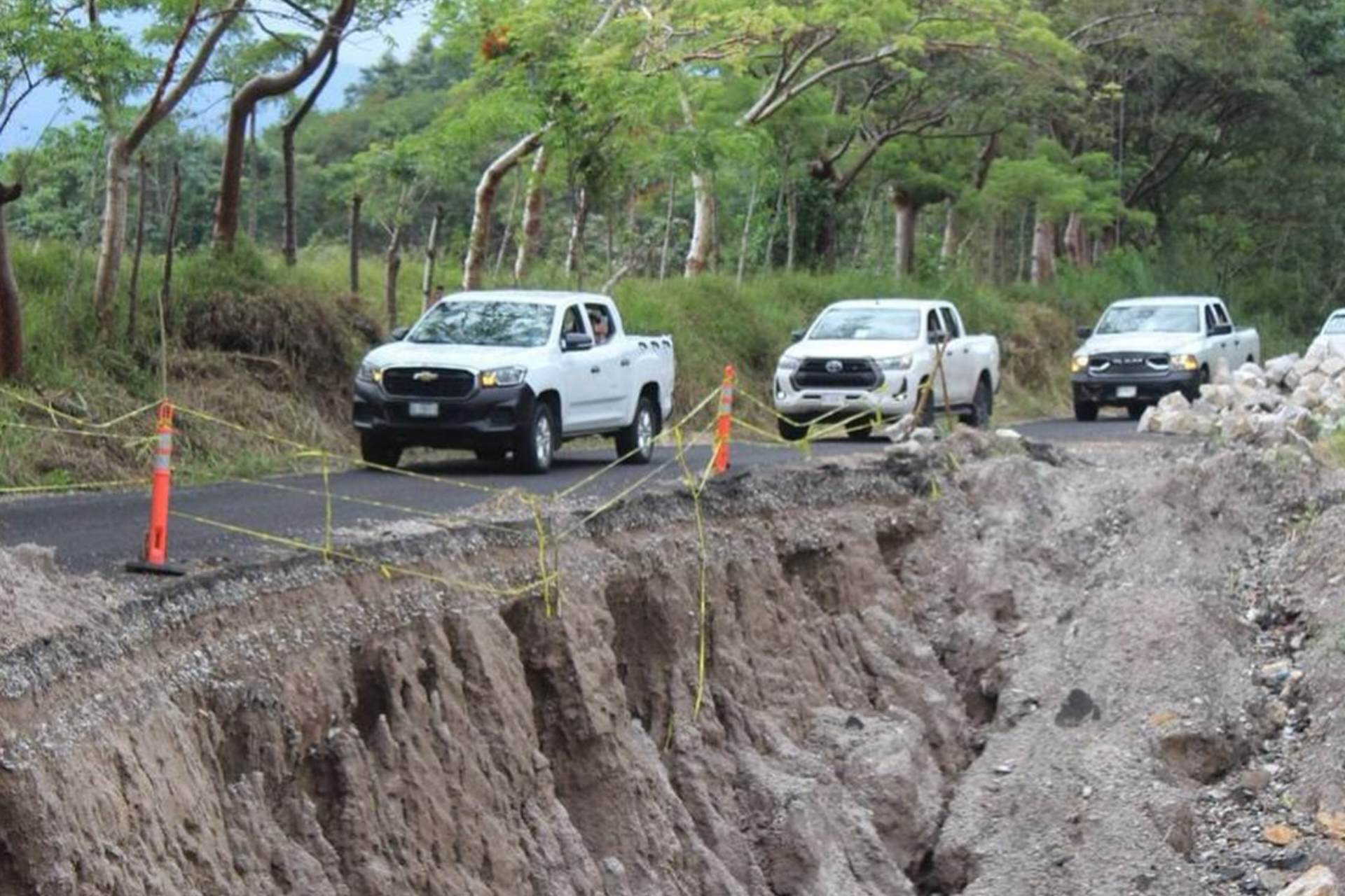 Hay 160 localidades incomunicadas tras lluvias en 5 estados: SICT