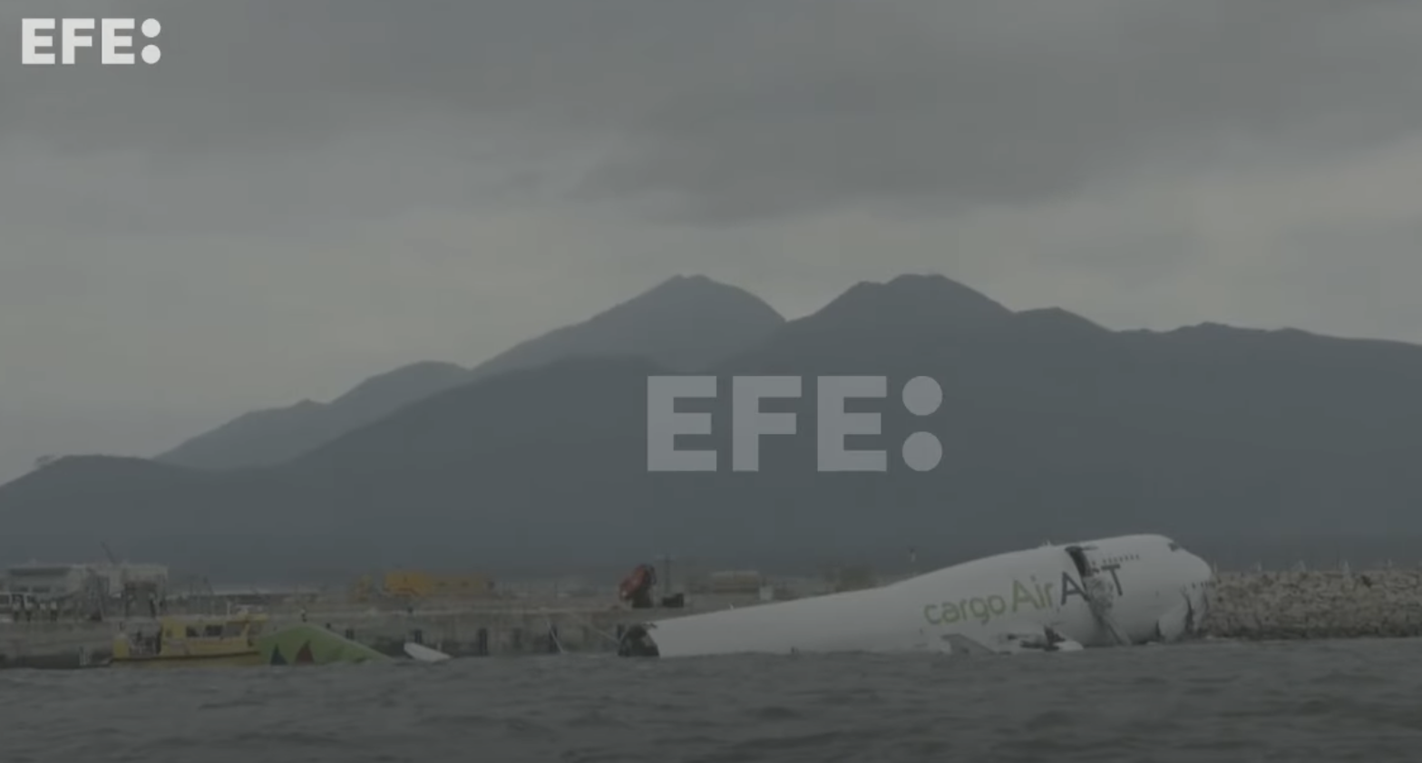 Investigan la pérdida de control de un Boeing 747-481 de carga al aterrizar en Hong Kong