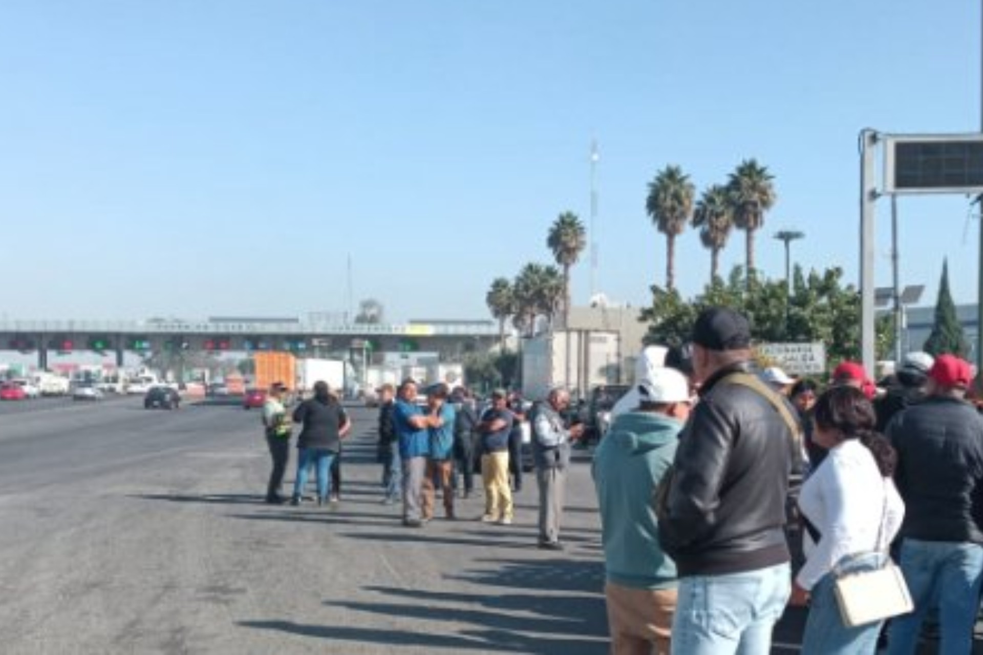 Toman caseta de Tepotzotlán, en la autopista México-Queretaro; así está el tráfico en la zona