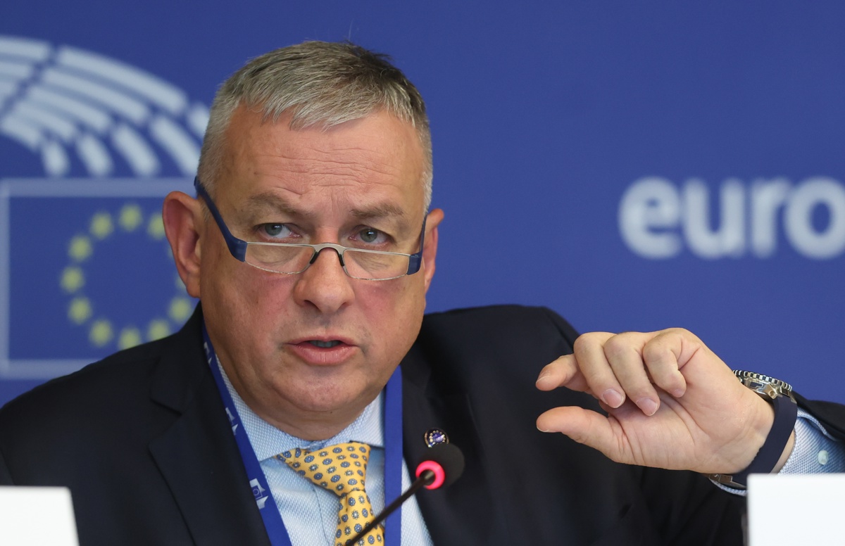 Comisario europeo viaja a México para promover inversiones sostenibles