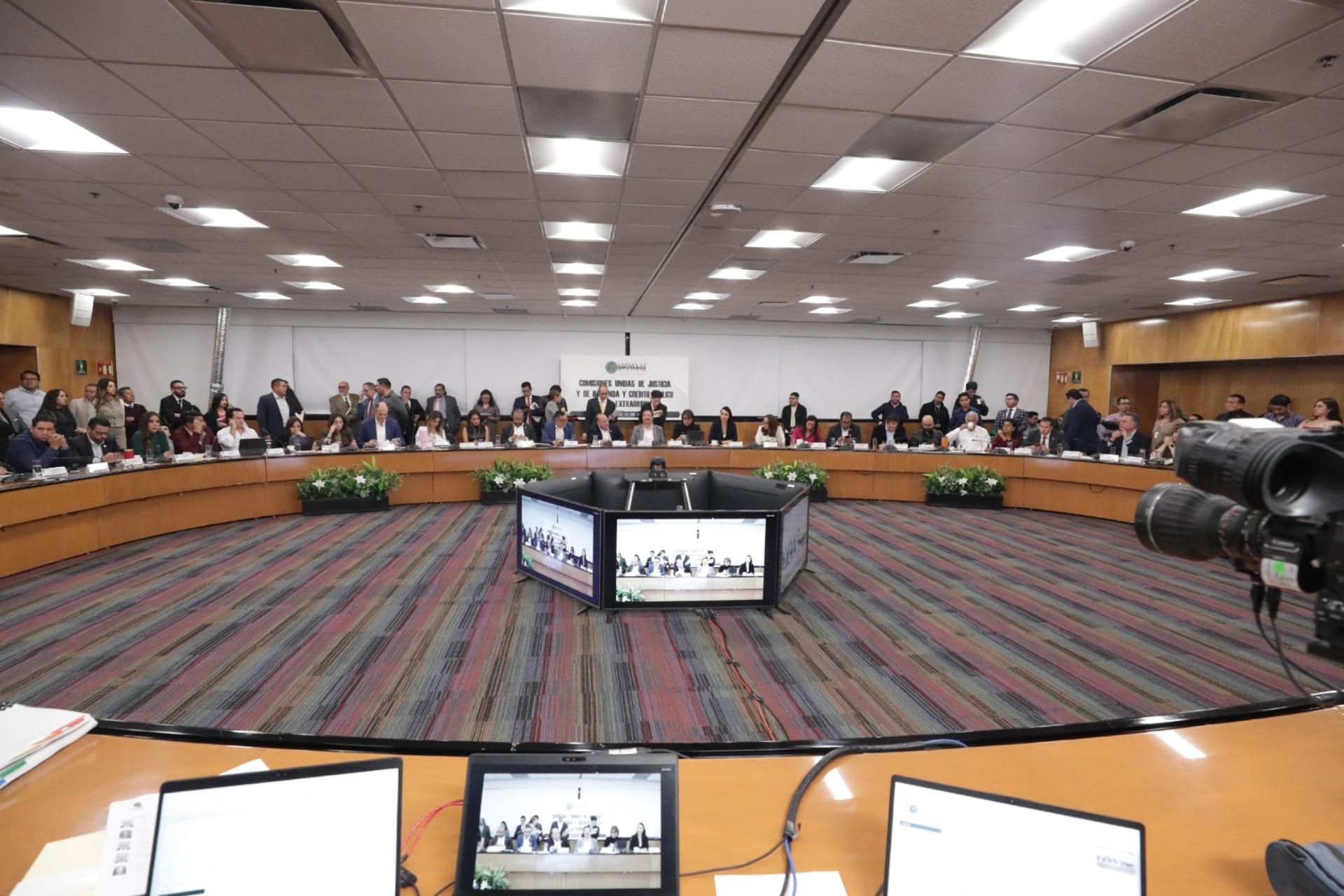 Diputados aprueban en comisiones reforma a la Ley de Amparo