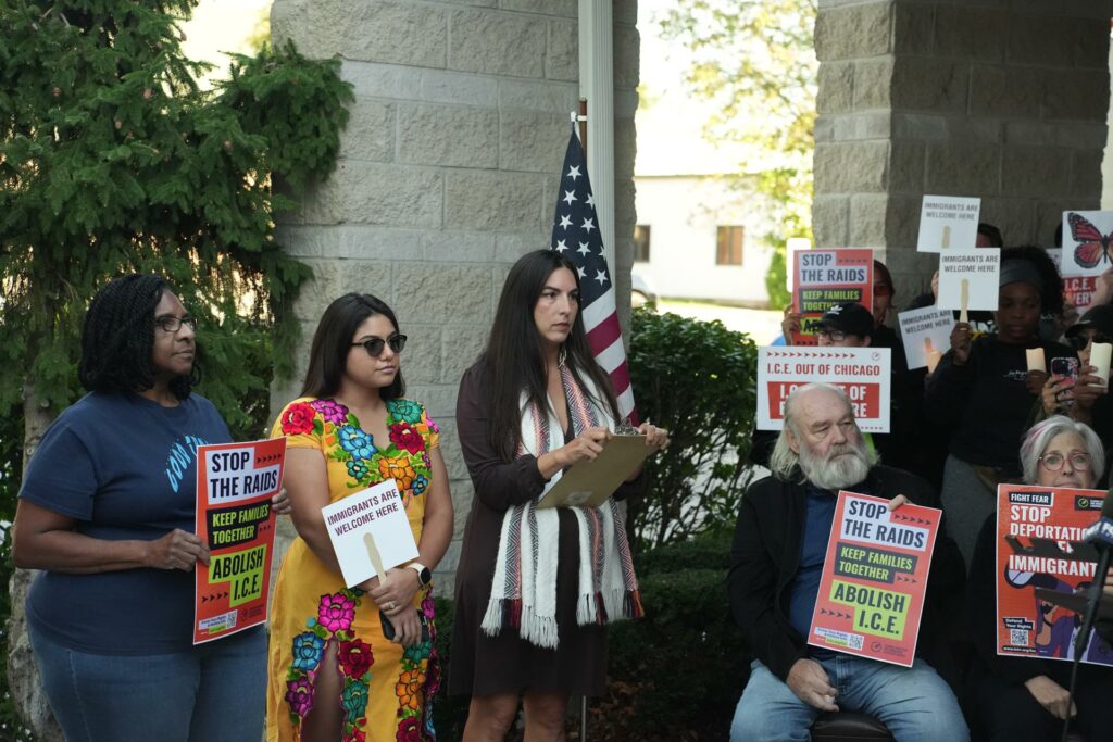 Las tácticas de ICE que atemorizan los suburbios de Chicago: helicópteros y botes de humo - ddf0408c20ba74cf1479aff5d1d1c445c050ea23w-1024x683