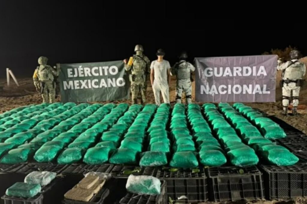 Decomisan metanfetamina, fentanilo y opio escondidos entre cajas de chile en Sonora