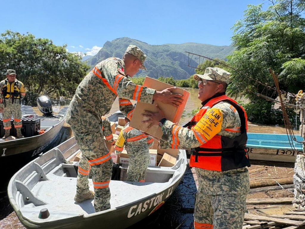 Ejército, Fuerza Aérea y Guardia Nacional mantienen labores de auxilio en cinco estados afectados por las lluvias