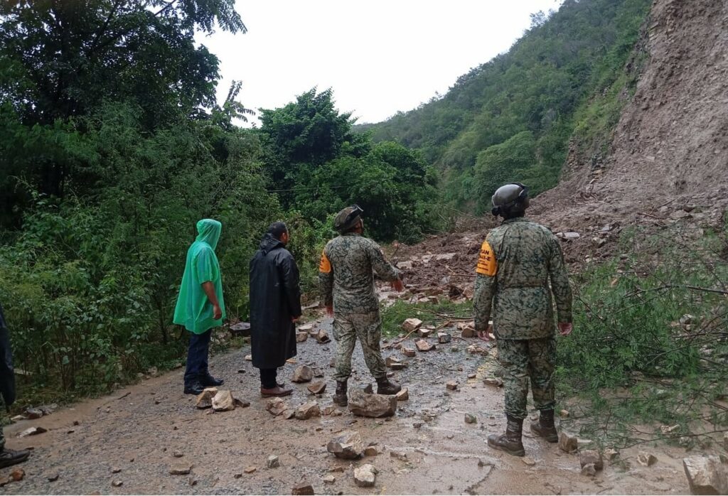 Ejército y Guardia Nacional activan el Plan DN-III-E en la Sierra Gorda de Querétaro por deslaves - ejercito-y-guardia-nacional-activan-el-plan-dn-iii-e-en-la-sierra-gorda-de-queretaro-por-deslaves-4-1024x698