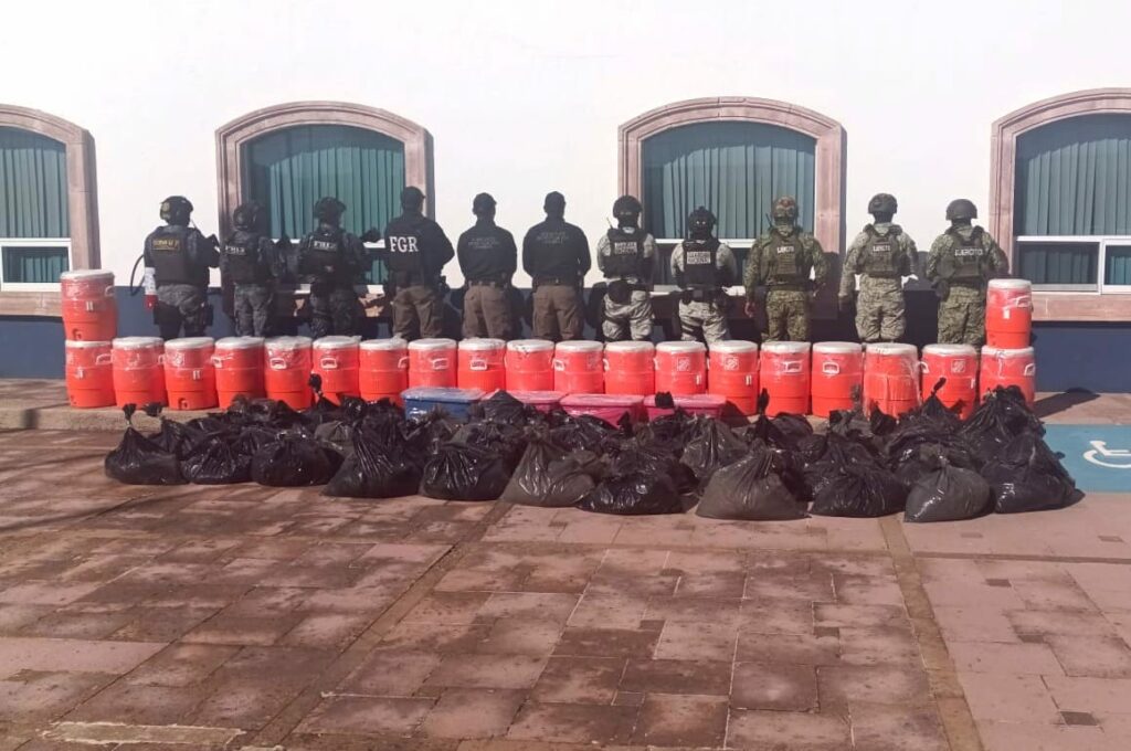 Ejército y Guardia Nacional aseguran más de 1.7 toneladas de metanfetamina en Zacatecas