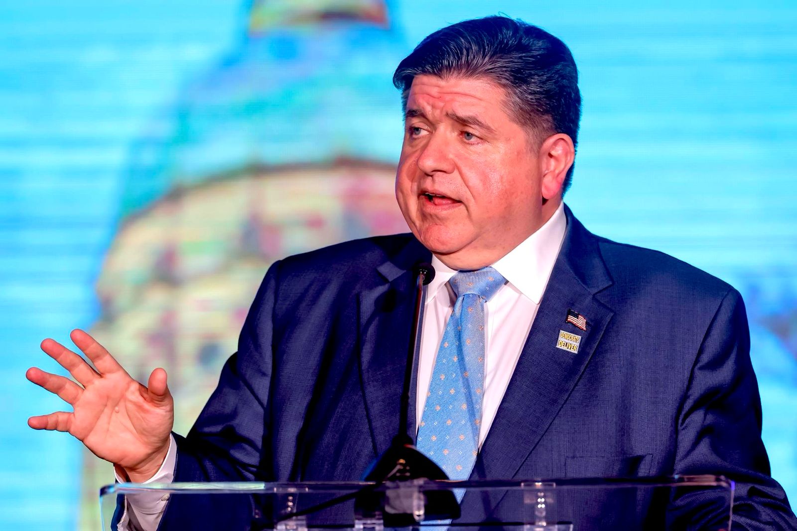 La destructiva fuerza de la mentira - gobernador-jb-pritzker-de-illinois