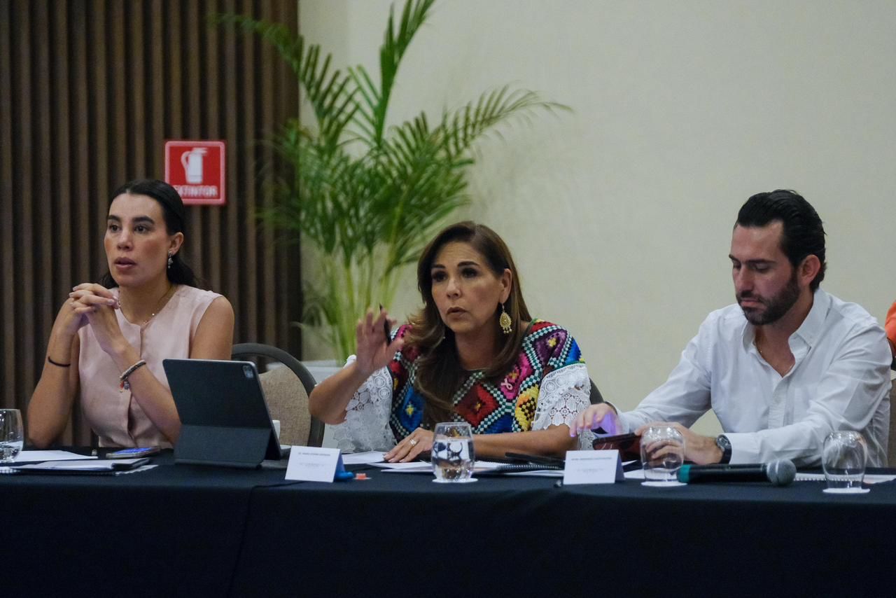 Gobernadora Mara Lezama lidera el diálogo sobre el acceso a playas y turismo en Tulum