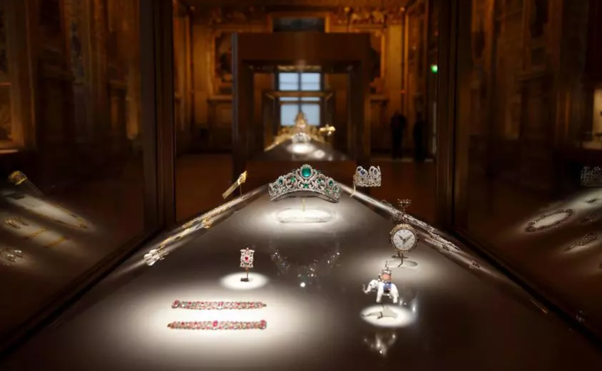 Robo en el Louvre: estas son las ocho joyas sustraídas - joyas-de-la-corona-francesa