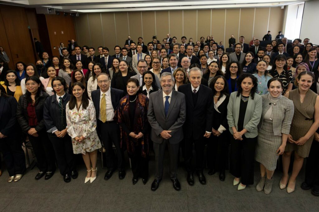 Canciller De la Fuente destaca fortalecimiento del Servicio Exterior Mexicano