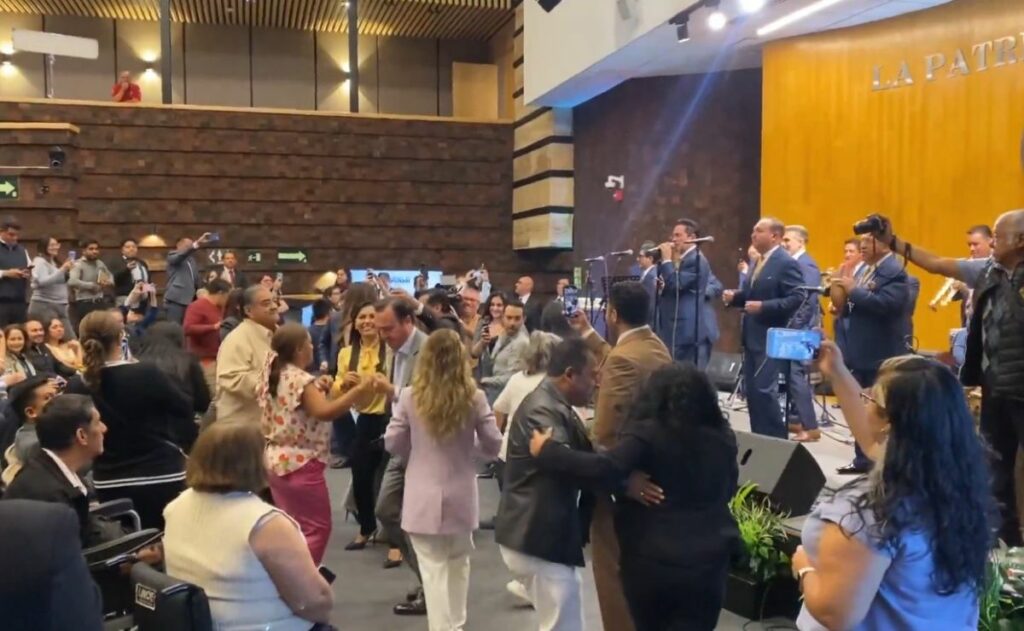 Cámara de Diputados cancela evento con sonideros tras ‘bailongo’ de La Sonora Santanera