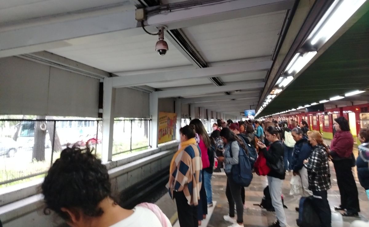 Usuarios del Metro CDMX reportan servicio lento en estas líneas