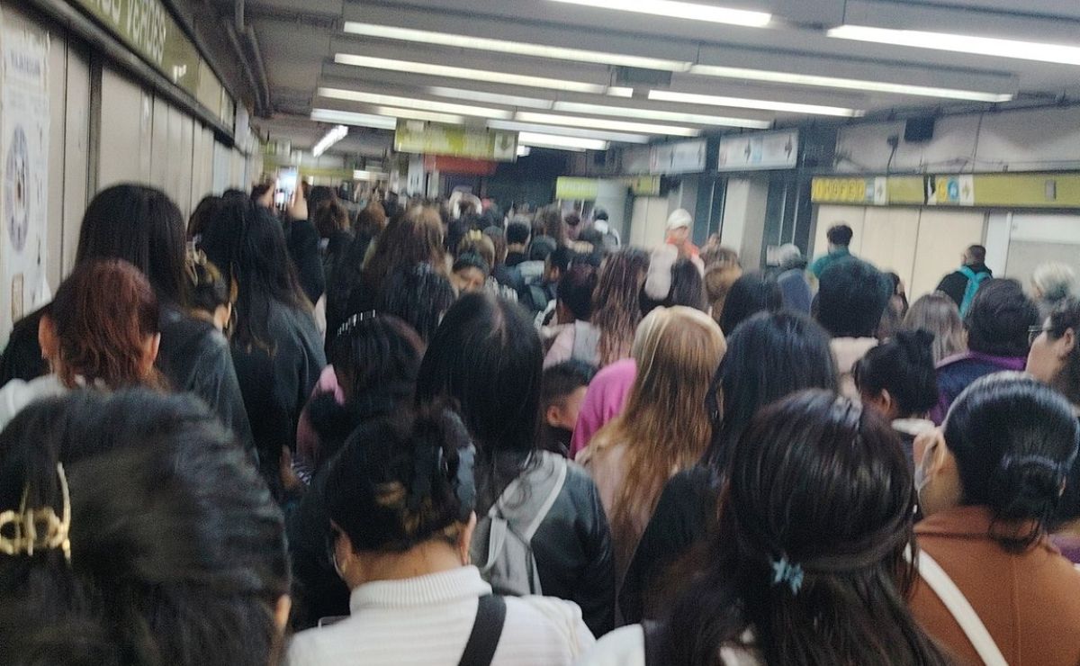 Lluvias y revisión de trenes retrasan el servicio en el Metro CDMX Lluvias y revisión de trenes retrasan el servicio en el Metro CDMX