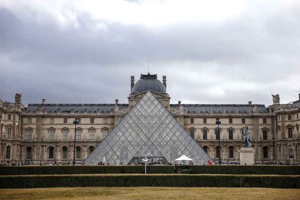 Museo Nacional de Antropología se solidariza con el Louvre tras robo