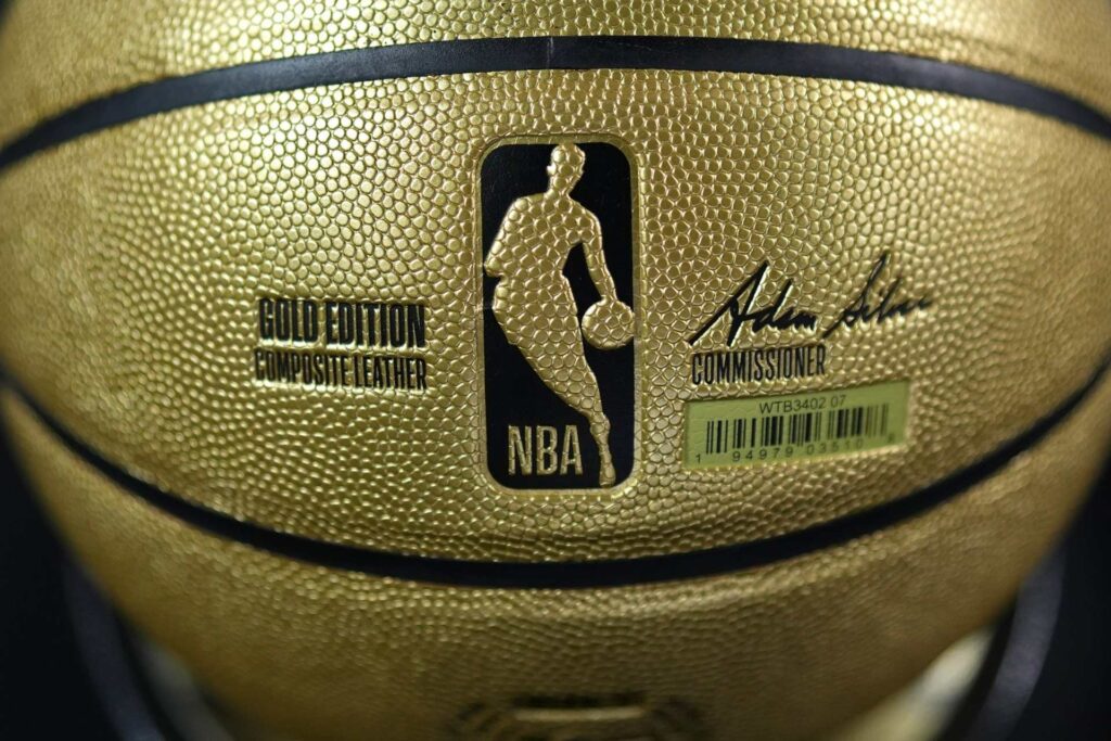 NBA revisa sus políticas internas tras detención de dos figuras de la liga