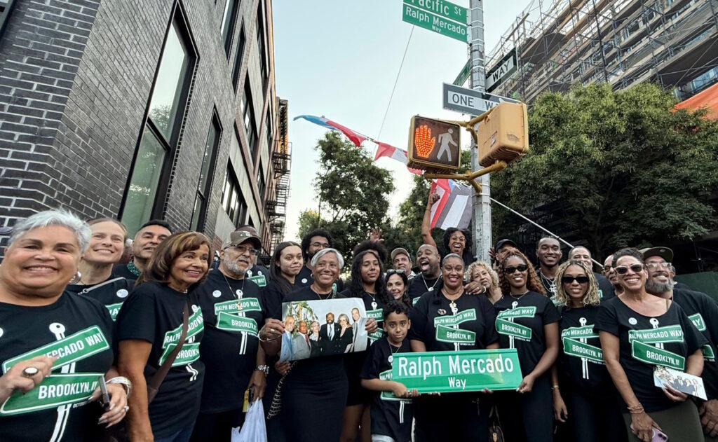 Nombran una calle en Nueva York en en honor al productor y promotor musical Ralph Mercado 3