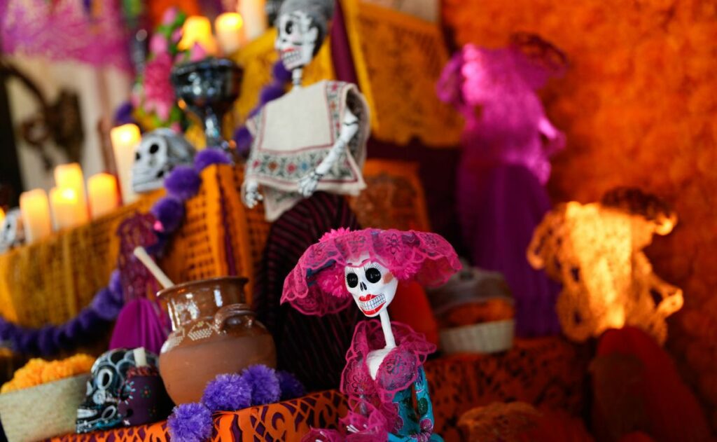Día de Muertos: ¿qué significan los niveles del altar y elementos de la ofrenda?