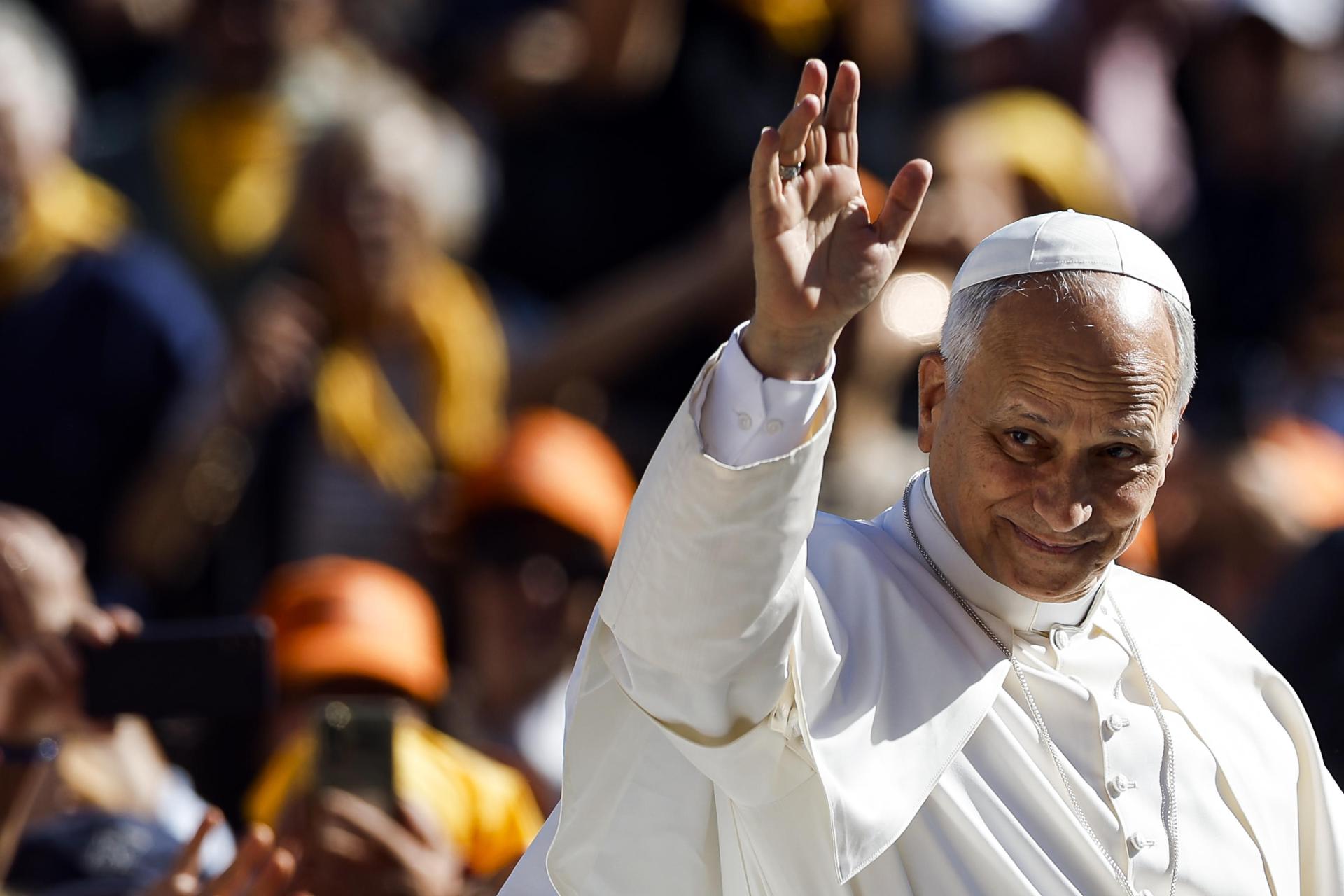 León XIV reza un rosario por la paz y pide a gobernantes que “tengan la audacia de desarmarse” León XIV reza un rosario por la paz y pide a gobernantes que “tengan la audacia de desarmarse”