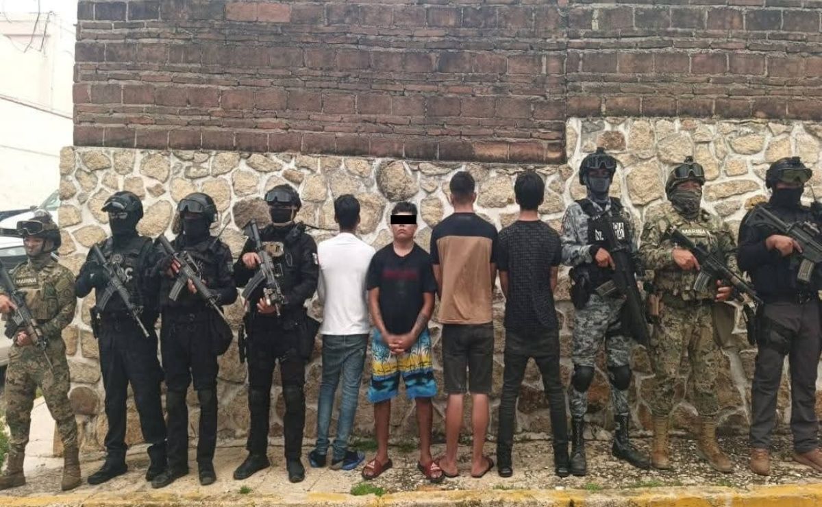 Marina detiene a cuatro presuntos miembros de Los Rusos en Acapulco Marina detiene a cuatro presuntos miembros de Los Rusos en Acapulco