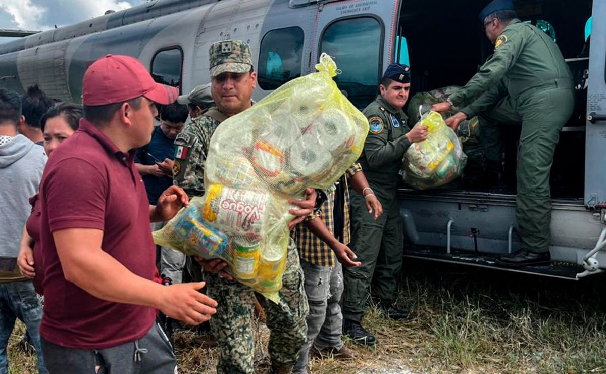 Defensa establece 111 puentes aéreos a Hidalgo para auxiliar a damnificados por lluvias