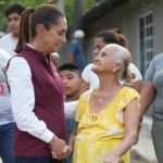 Sheinbaum supervisa entrega de ayuda en Veracruz
